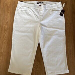 Gloria Vanderbilt Avery White Mid Rise Pull-on Capri Pants NWT 20W